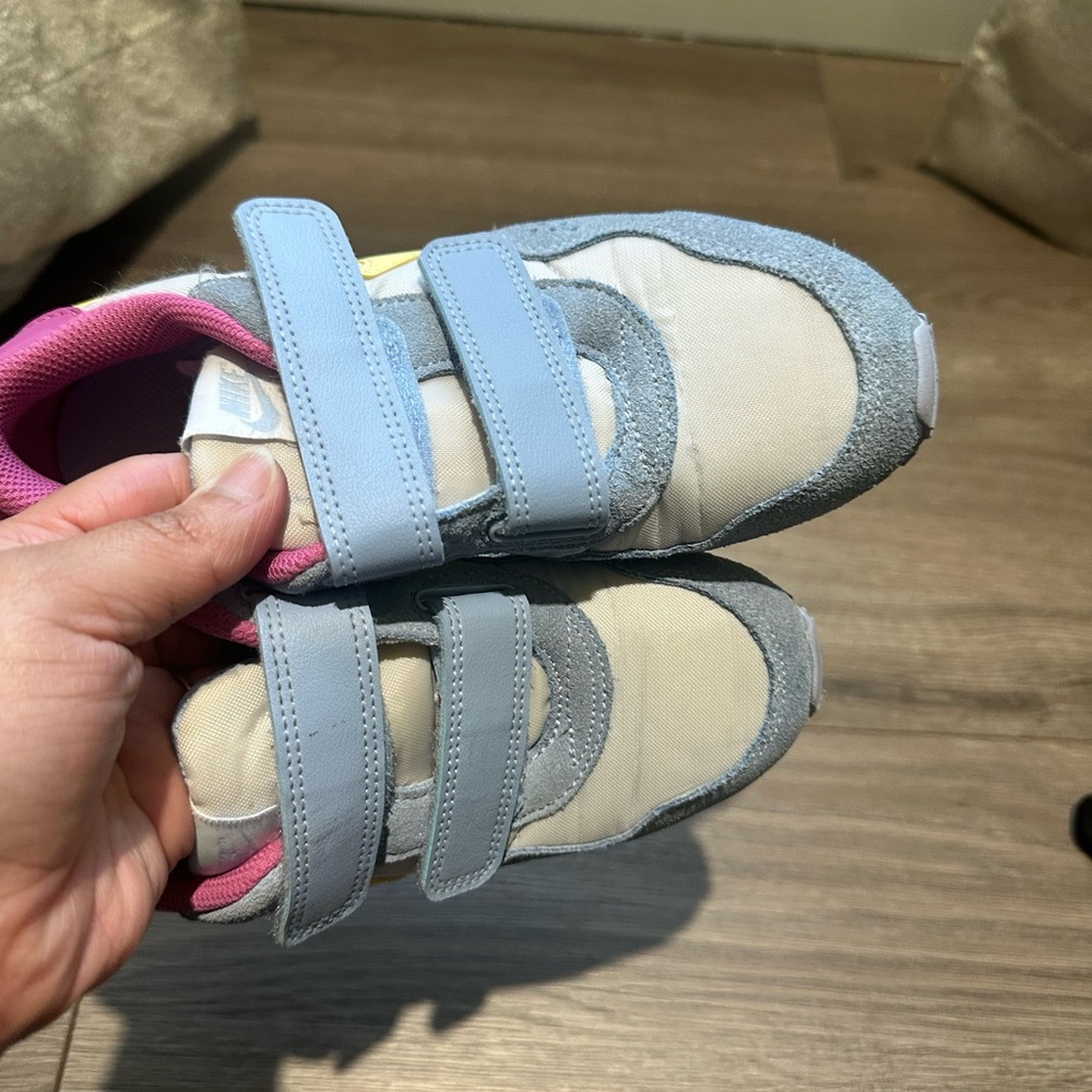 Nike Kids Light Blue, Pink & Yellow Velcro Casual Sneakers - Picture 4 of 15